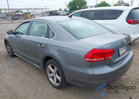 2015 Volkswagen Passat 1.8T Limited Edition z USA, uszkodzony, nr VIN 1VWAT7A37FC111159